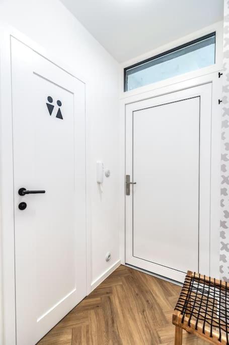 Myslbekova 5 Apartment Ostrava Ngoại thất bức ảnh